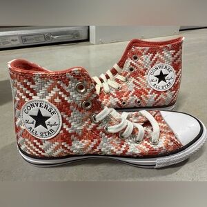 Unique knit pattern, special edition converse high top size 7